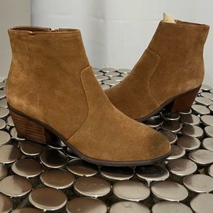 Steve Madden Creek ankle suede boots . Size 6.5